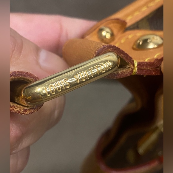 Louis Vuitton Limited Edition Perforated Musette Bag (Monogram & Fuchsia ) - Picture 8 of 16